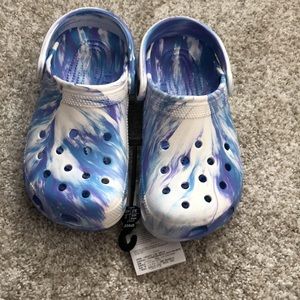NWT Crocs classic clog shoes, size women 6